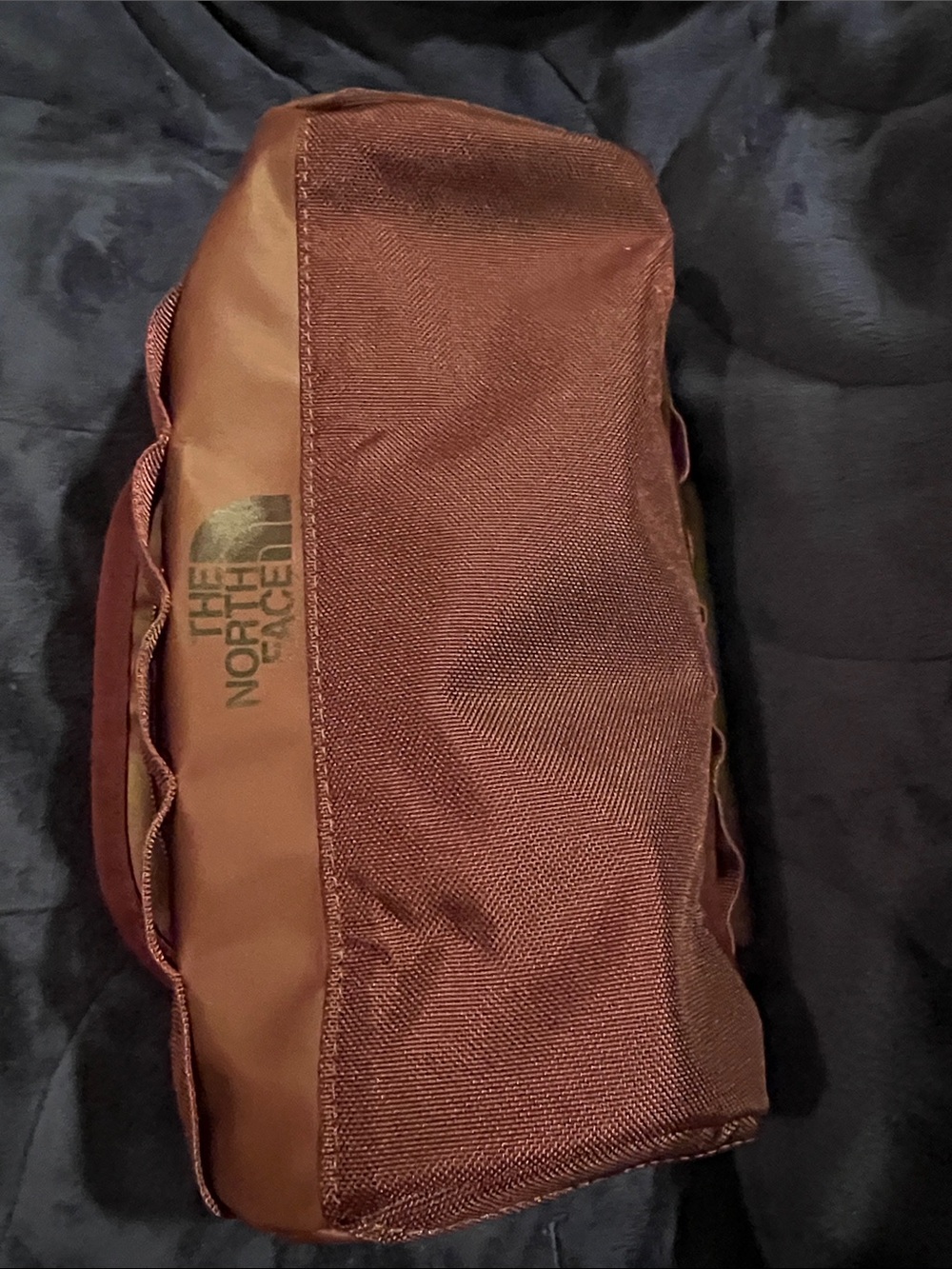 The North Face Base Camp Travel Canister in mesa rose/maroon - Picture 4 of 6